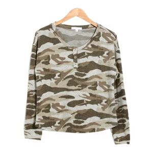 Socialite Camouflage Scoop Neck Long Sleeve Pullover Henley Top